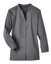Load image into Gallery viewer, Devon &amp; Jones Ladies&#39; Crown Collection™ Stretch Broadcloth 3/4 Sleeve Blouse
