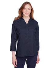 Load image into Gallery viewer, Devon &amp; Jones Ladies&#39; Crown Collection™ Stretch Broadcloth 3/4 Sleeve Blouse
